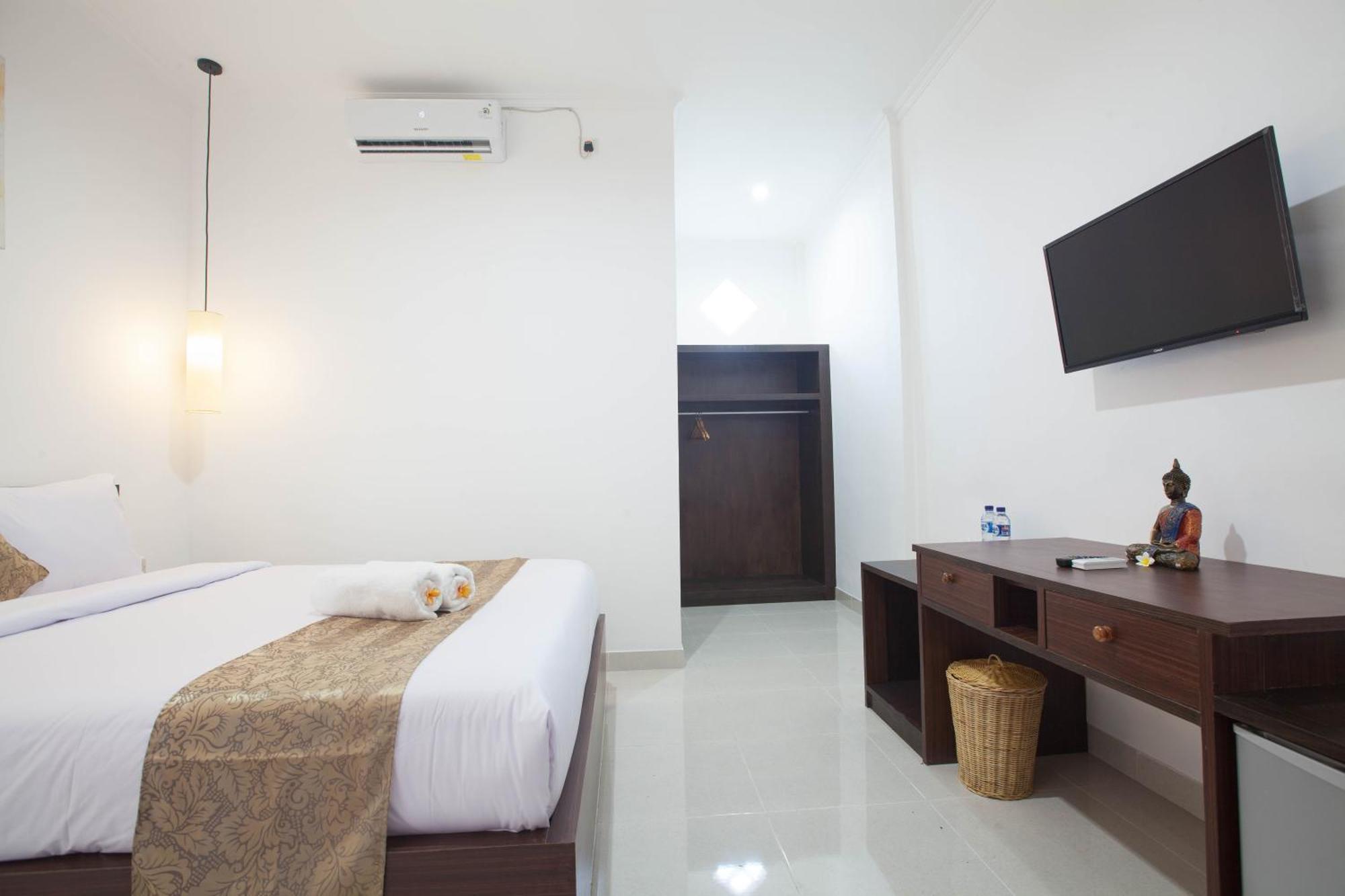 Yankee Fara 14 Hotel Семиняк Екстериор снимка