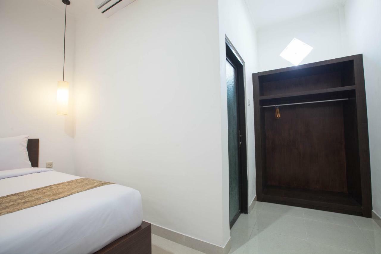 Yankee Fara 14 Hotel Семиняк Екстериор снимка