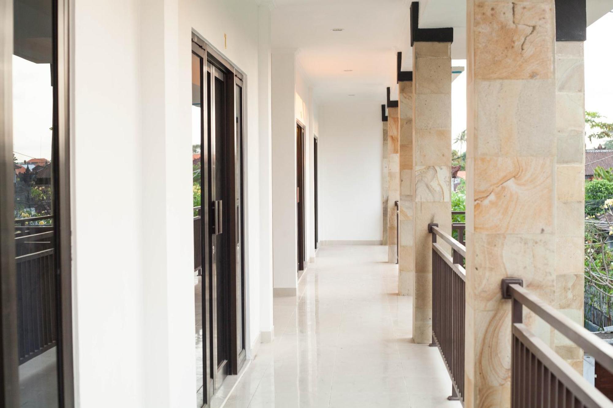 Yankee Fara 14 Hotel Семиняк Екстериор снимка